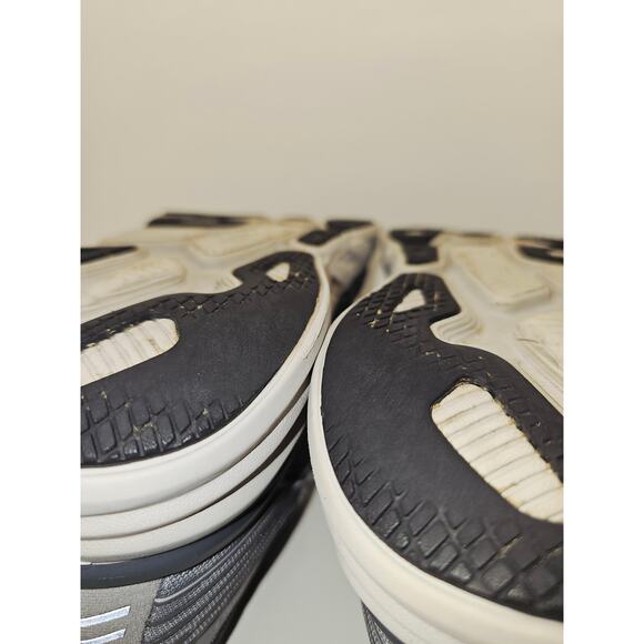 Extra Wide Hoka Men 9 - Picture 4 of 11